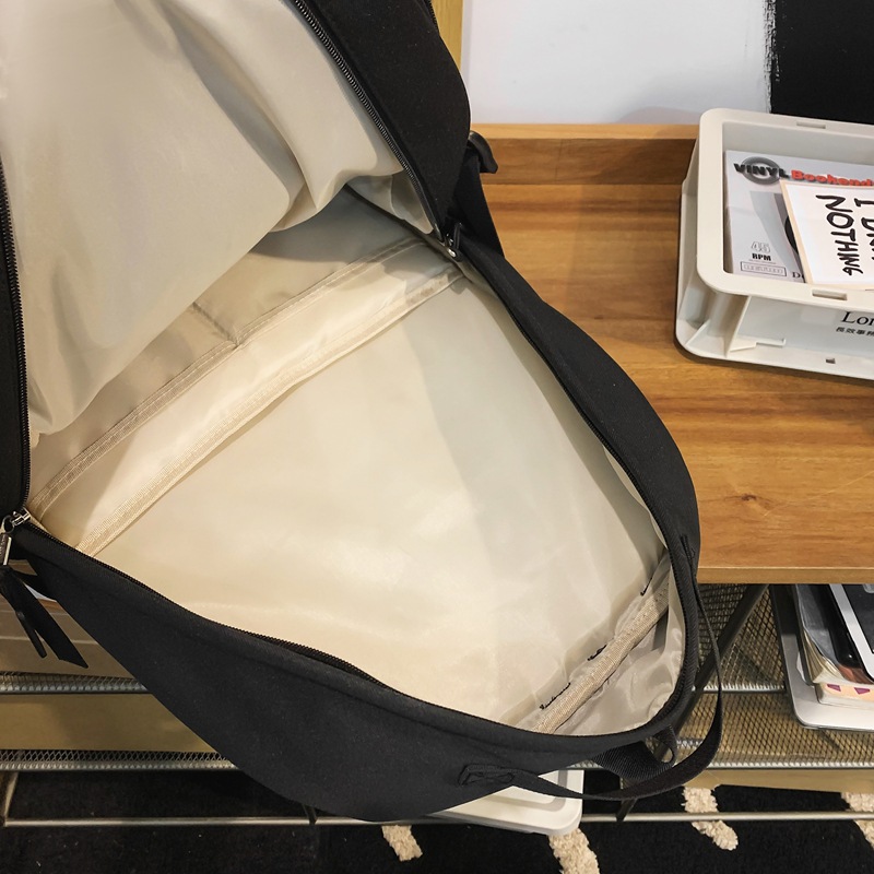 2025 New color-blocking schoolbag with large capacity Korean version ins two-piece backpacks for primary and secondary school students in grades three to six Application Scenario