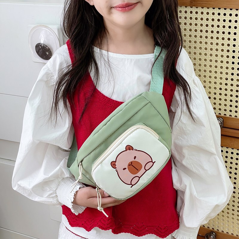 Korean version boys' and girls' chest bags, cute cartoon cartoon Capibara crossbody bags, 2025 new style children's bags wholesale Application Scenario