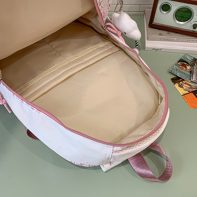 New Chinese-style schoolbag, simple and versatile backpack for female primary school students, fresh and light travel backpack for junior high school students Application Scenario