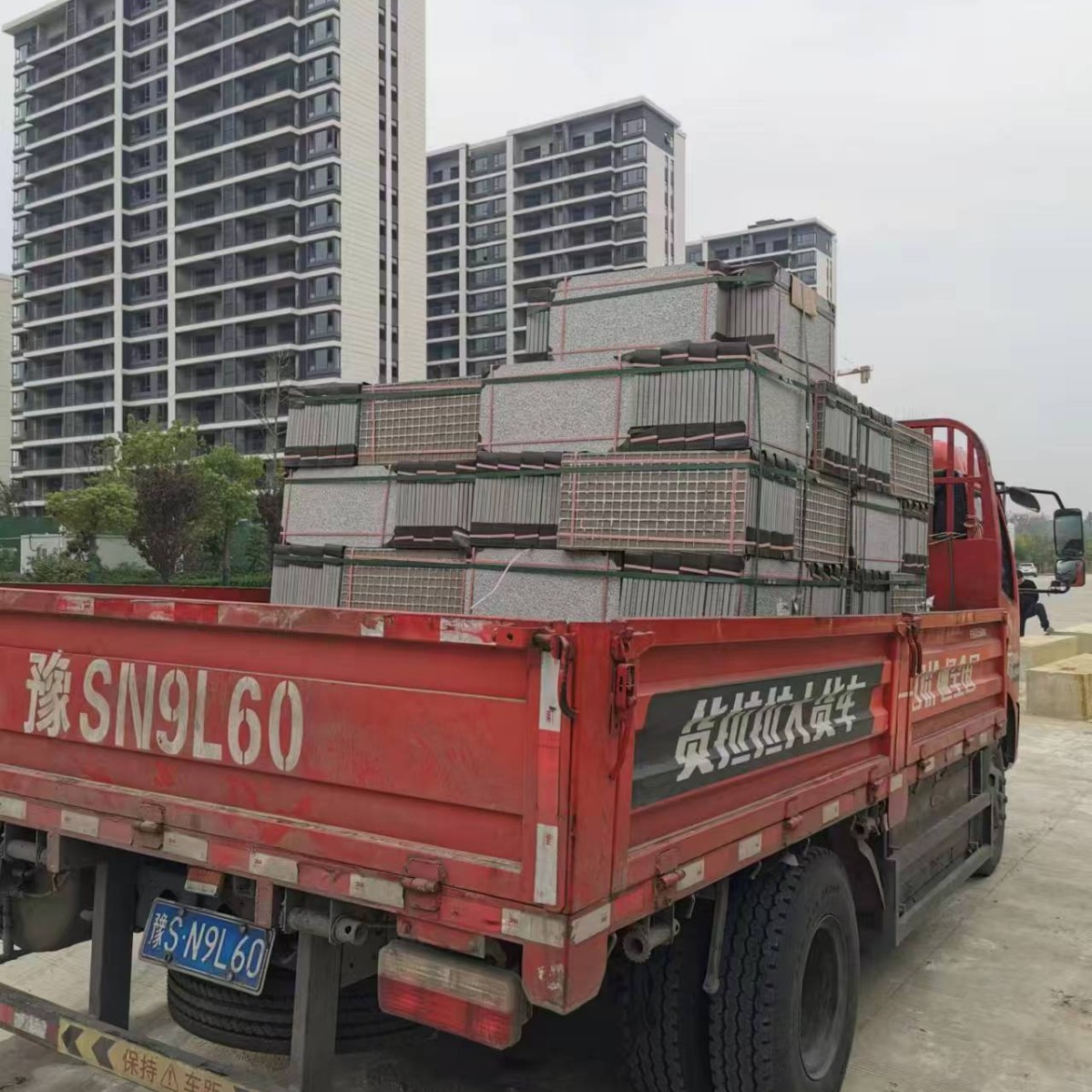 Ecological paving stones, outdoor quartz tiles, imitation stone paving stones, sidewalk permeable bricks manufacturers are suitable for gardens Application Scenario