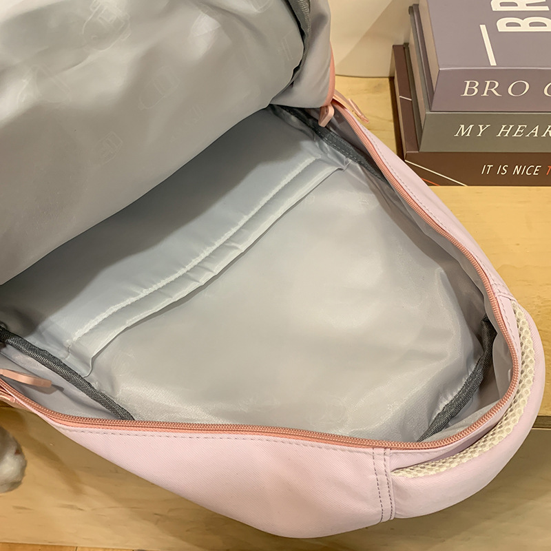 New cute schoolbag for junior and senior high school students, high appearance level, ins style, lightweight and large-capacity backpack, casual and versatile backpack Application Scenario