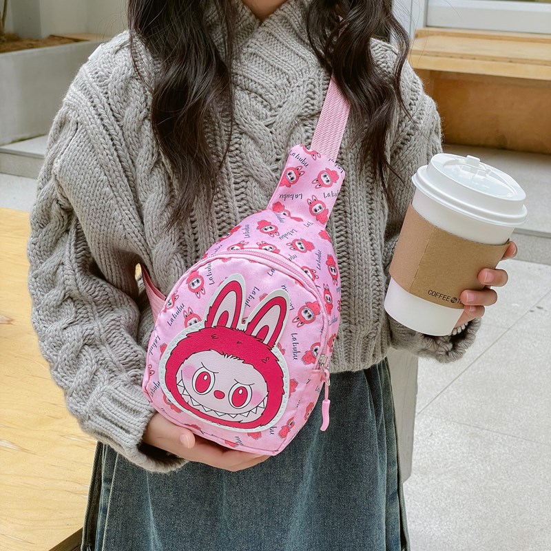 New cartoon coin bags for boys and girls in 2024, outdoor lightweight and trendy chest bags, baby crossbody bags Application Scenario