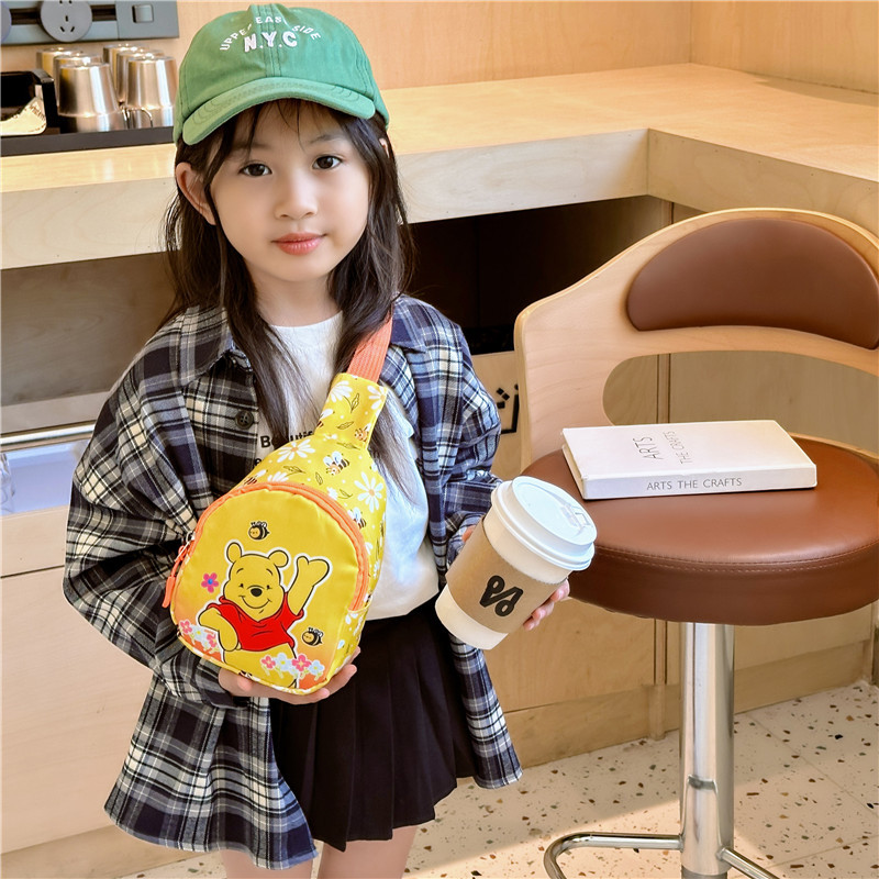 A cute girl's chest bag, a cartoon anime little boy's coin purse, and a fashionable small bag for going out Specification drawing