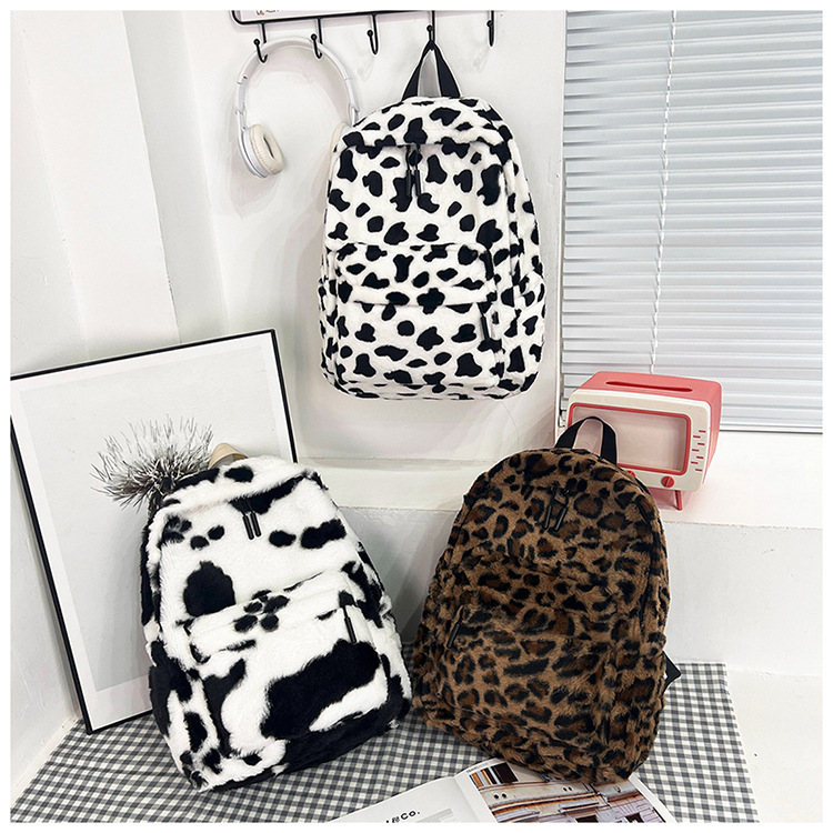 Plush cow, hot girl, high appearance level, large capacity schoolbag for girls in autumn and winter, fluffy girl backpack, cute and casual backpack Application Scenario