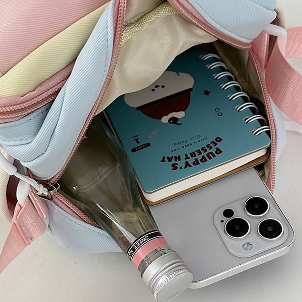A new Japanese style bag with a high level of appearance, fresh, sweet and cute 2D style, a light crossbody bag for junior and senior high school students Application Scenario