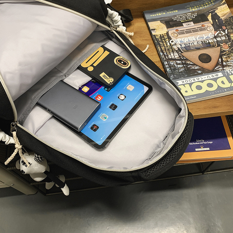 A new high-appearancy-level macaron color color-blocking backpack from Korean Instagram, a large-capacity backpack for junior and senior high school students Application Scenario