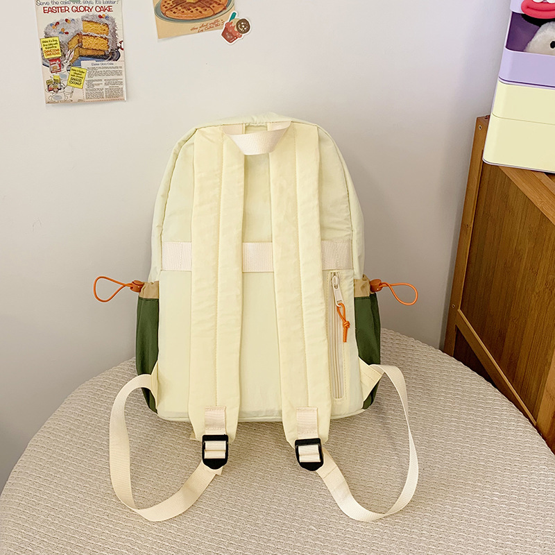 A new Korean-style backpack with a high aesthetic level and a college style. It is a casual, simple, lightweight and versatile large-capacity backpack for junior and senior high school students Specification drawing