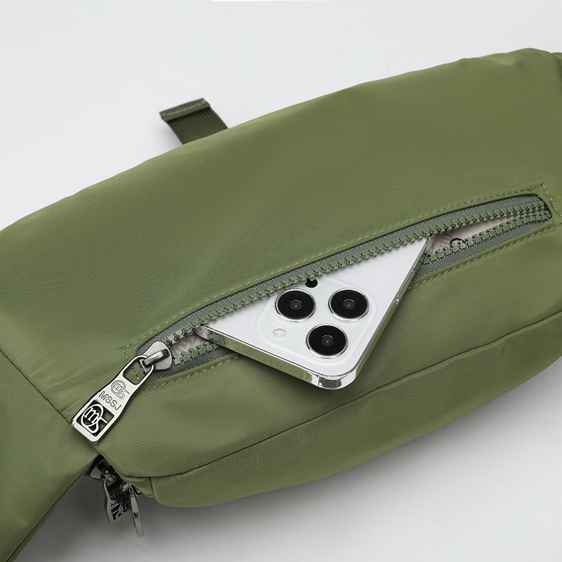 Harajuku workwear-style crossbody bag, a trendy and versatile Japanese chest bag, men's large-capacity outdoor sports cycling crossbody bag Specification drawing