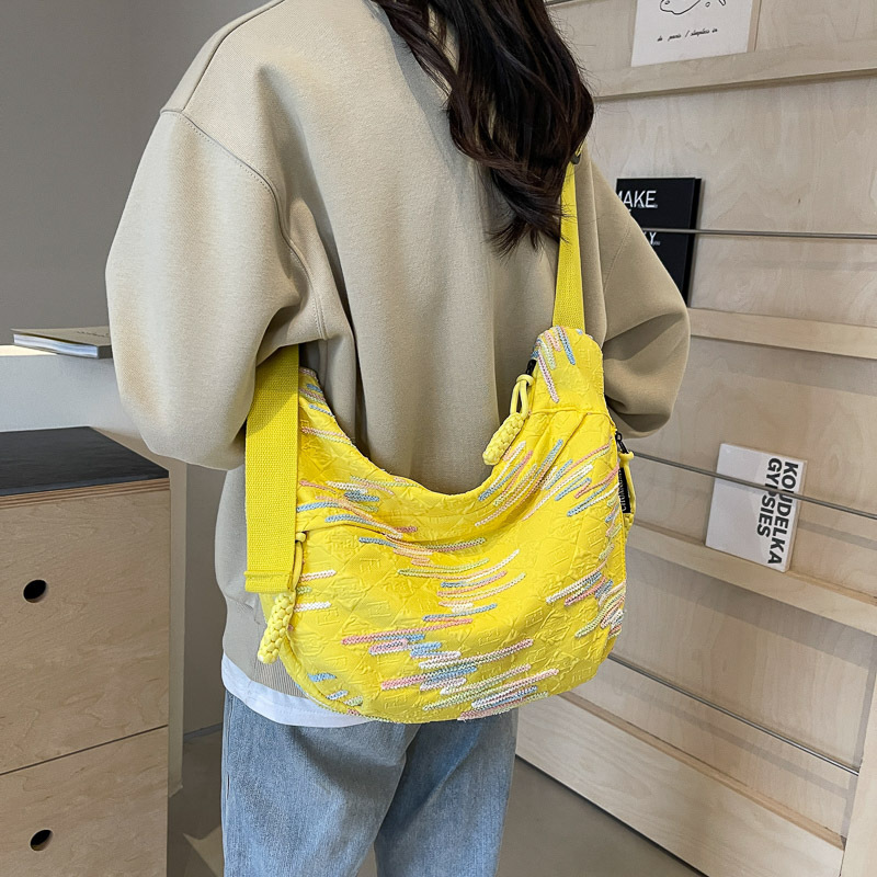 Summer big bag ladies 2024 New fashionable and trendy single-shoulder bag with large capacity for classes and commuting, crossbody dumpling bag details Picture