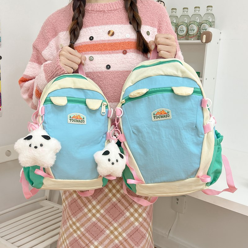 High appearance level, cute and lightweight children's spring outing small backpack, lightweight outdoor sports, parent-child color contrast backpack full figure