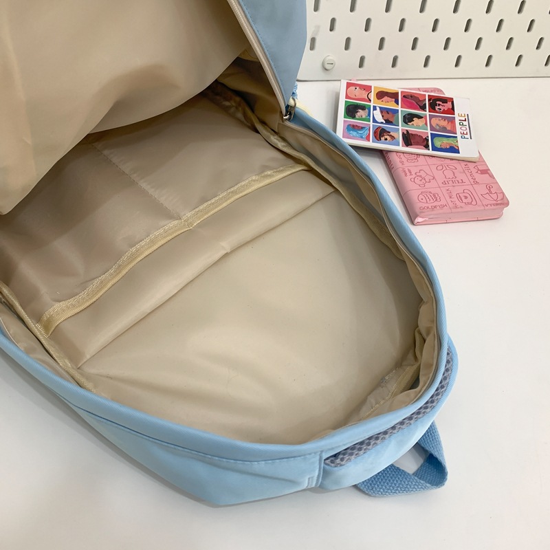 Junior high school schoolbag for girls, Korean InS-style forest style, versatile, high appearance level girl backpack, simple high school student backpack Application Scenario