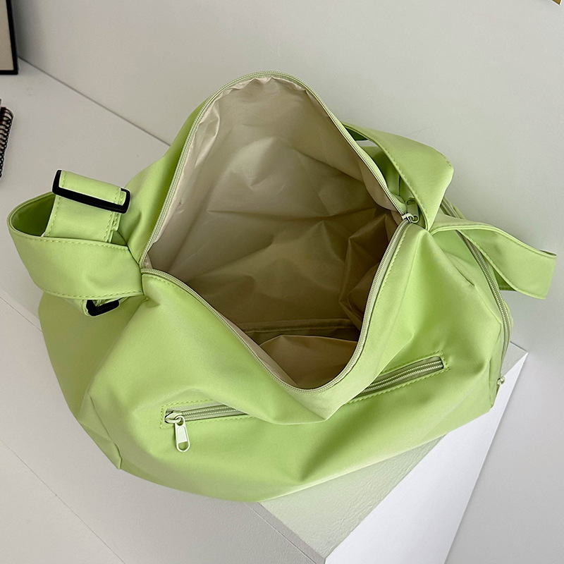 Short-distance travel bags, women's ins large-capacity sports yoga fitness bags, lightweight luggage bags, storage, crossbody backpacks trend Application Scenario