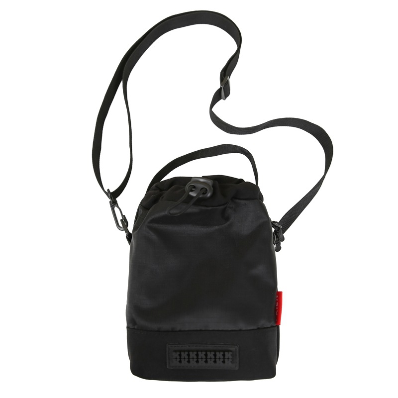 New high-appearation-level multi-purpose, lightweight commuting, outdoor mountaineering single-room small bag, color-blocking casual crossbody bag Item Picture
