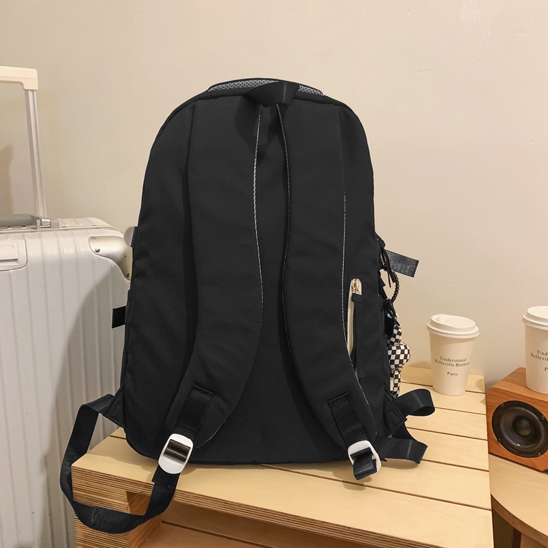 The 2024 new schoolbag for high school boys is a trendy, large-capacity, high-appearance-level backpack. It's a two-piece set for primary and secondary school students Application Scenario