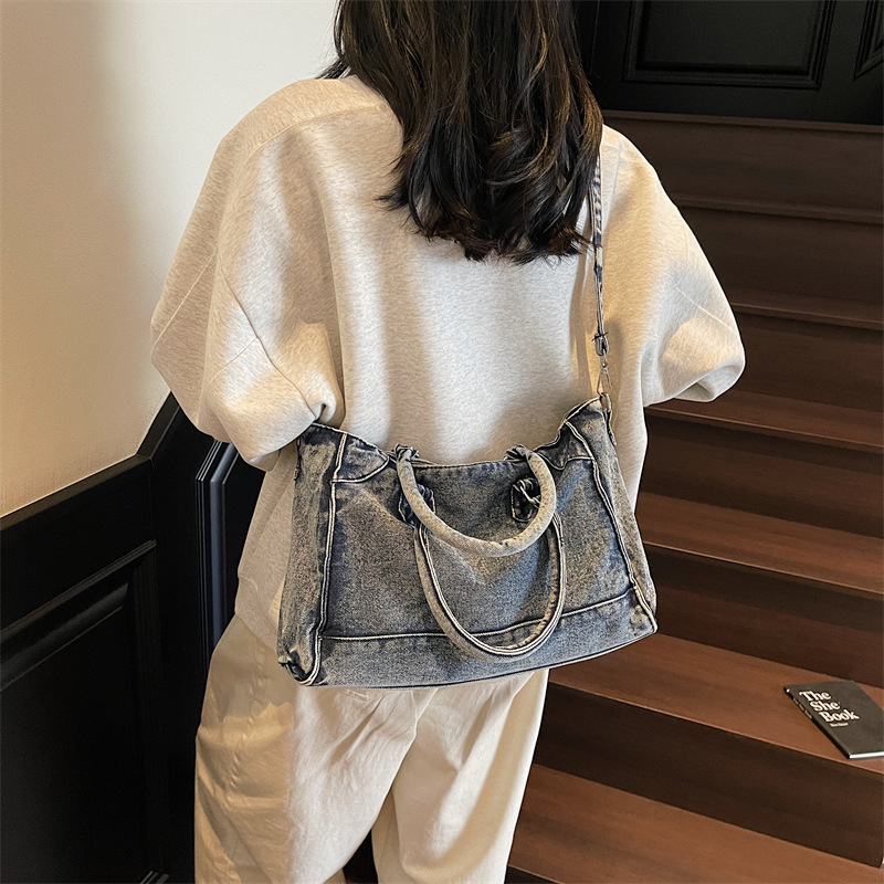 New Hong Kong-style retro niche denim underarm bag, a high-end bag, a lightweight outdoor shopping crossbody bag for women details Picture