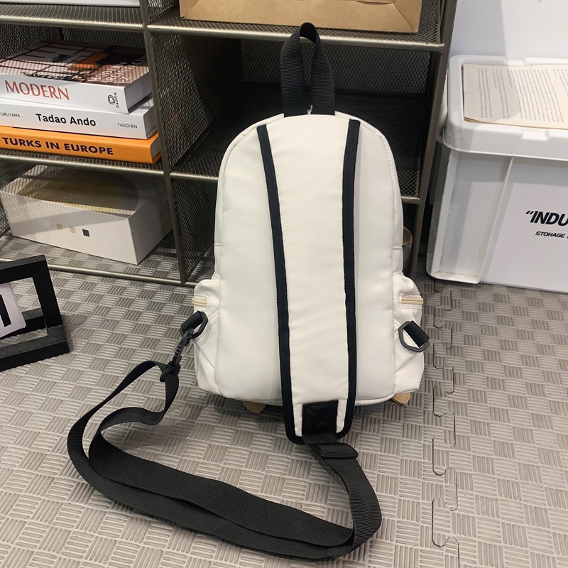 A new Korean-style ins high-look, cool letter chest bag for couples, a casual, simple and lightweight travel and mountaineering crossbody bag Specification drawing