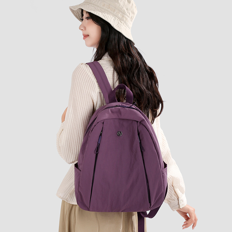 The new forest-themed backpack with a high level of appearance and fresh candy color will charm you. It's a lightweight backpack for women's short trips, mountain climbing and tourism details Picture