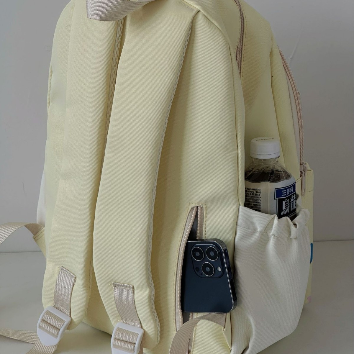 The new Japanese-style women's bag is of high appearance level, sweet and fresh. It is a simple, casual, versatile and lightweight backpack for middle and high school students Specification drawing