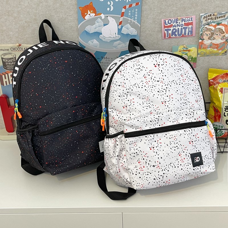New travel Full Sky star backpacks for men and women, large-capacity student schoolbags, new versatile computer bags and backpacks for campus Application Scenario