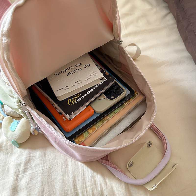 A new high-appearance-level, fresh, sweet and cute animal backpack from Japanese ins, a lightweight backpack for junior and senior high school students Application Scenario