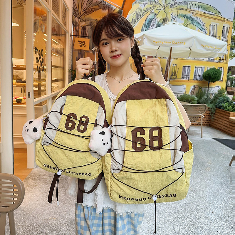 New multi-color, pleated, lightweight outdoor sports soft backpack with high appearance level and girlish heart travel small backpack details Picture