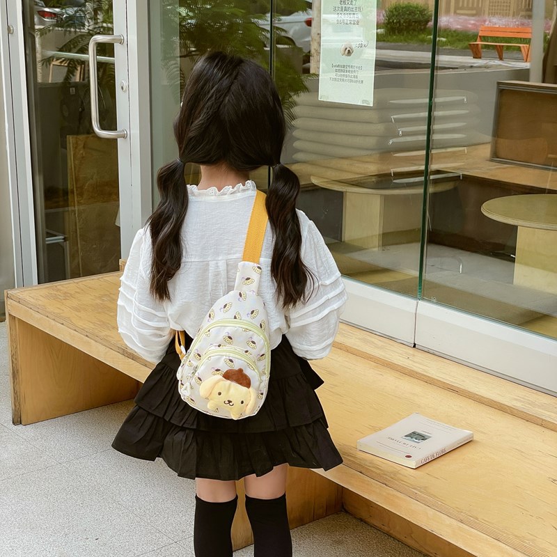 Korean children's chest bags, cartoon kindergarten school bags, boys' and girls' student bags, cute crossbody bags for children, single-shoulder bags Application Scenario