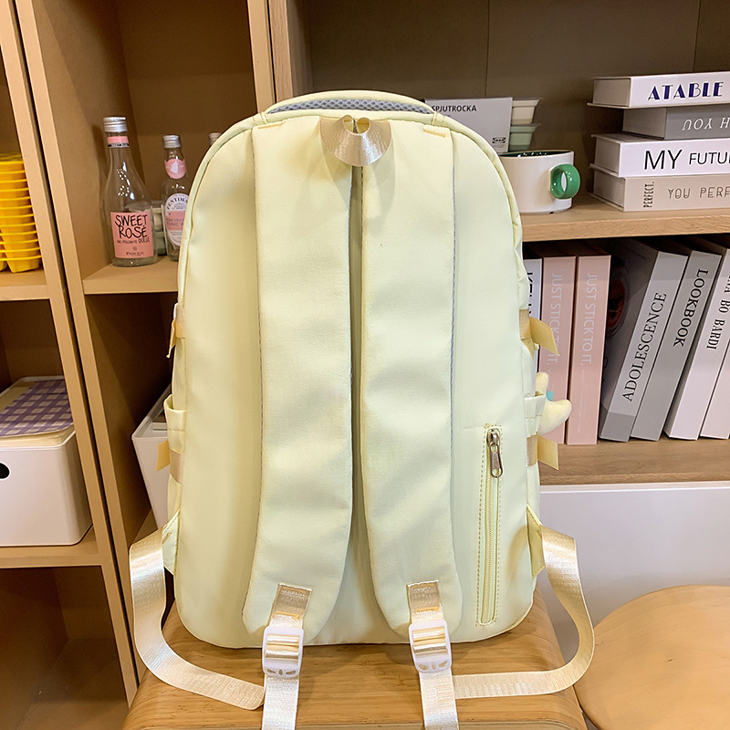 A fresh and cream-colored backpack, a new Japanese-style Instagram backpack with a high level of appearance and sweet prints, is lightweight and versatile Specification drawing