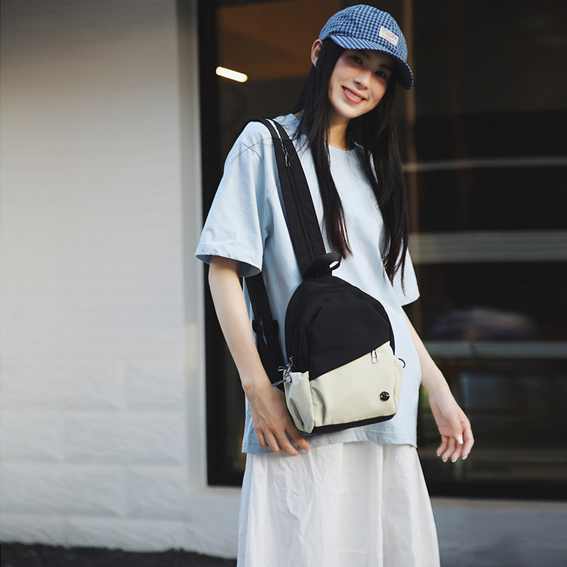 A new high-look, fresh and sweet, color-blocking and patchwork backpack for women's light travel and spring outing details Picture