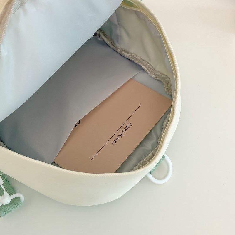 Summer new cute girl crossbody bag, Japanese ins school style three-in-one backpack, high appearance level, versatile pain bag Application Scenario