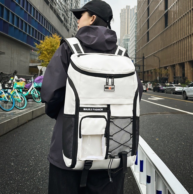 Men's large-capacity sports basketball bags, female college students' outdoor travel yoga dry and wet separation backpacks, a trend full figure