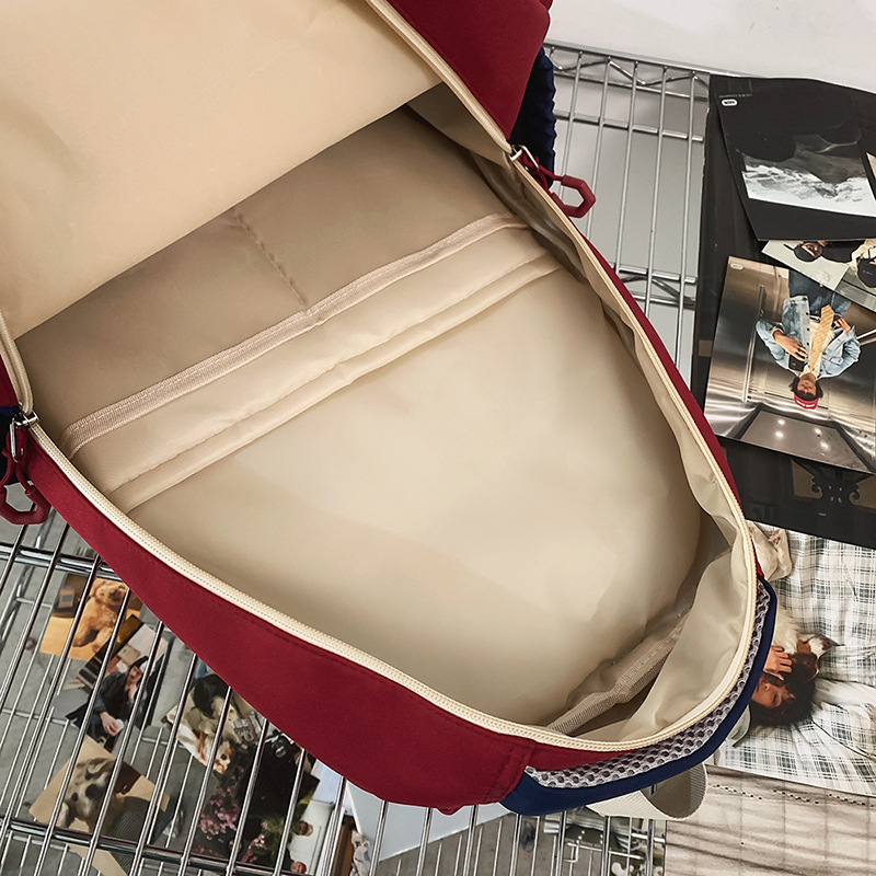 Lightweight, simple and color-blocking backpack, casual and versatile. It's a school bag for high school students and a travel backpack for college students and couples Application Scenario