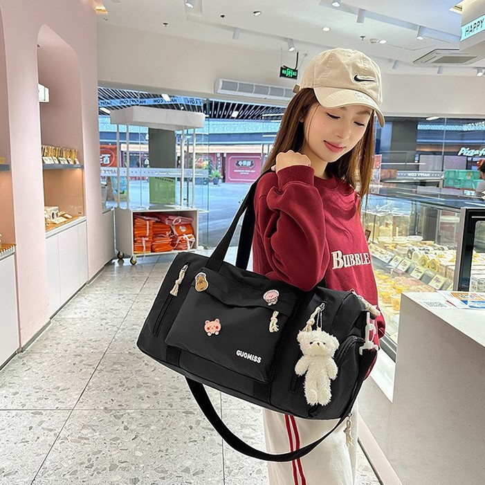 The new 2025 minimalist travel bag, hand-held travel bag, large-capacity, lightweight and casual bag for sports, fitness and business trips full figure