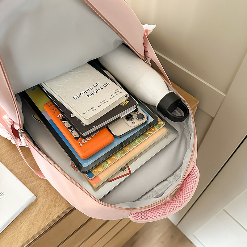 A new Japanese-style Instagram backpack with a high level of appearance, fresh and cute, multi-pocket, student casual and simple, large-capacity backpack Application Scenario