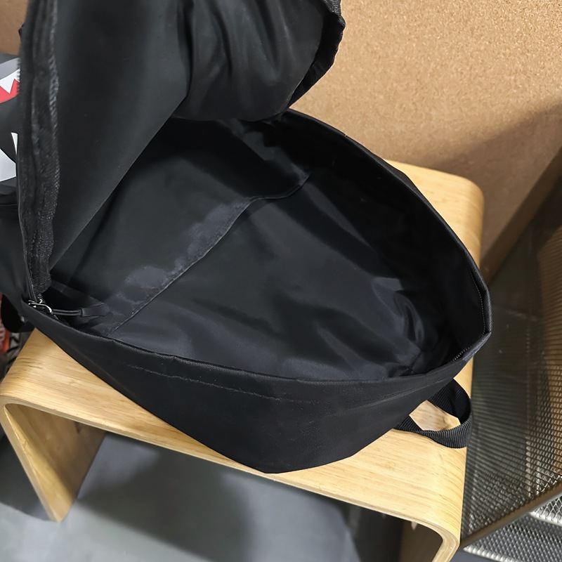 New travel niche and funny couple's ugly and cute backpack, large-capacity cool shark backpack, lightweight and casual schoolbag Application Scenario