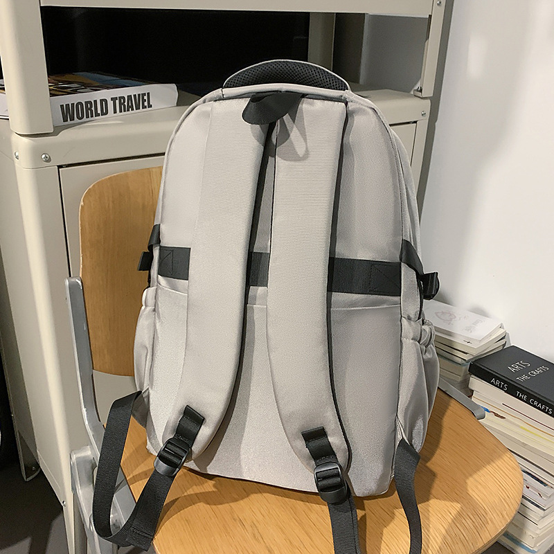 A new, stylish and cool letter backpack from the Korean version of Instagram, featuring contrasting colors and a simple yet lightweight travel and mountaineering backpack Specification drawing
