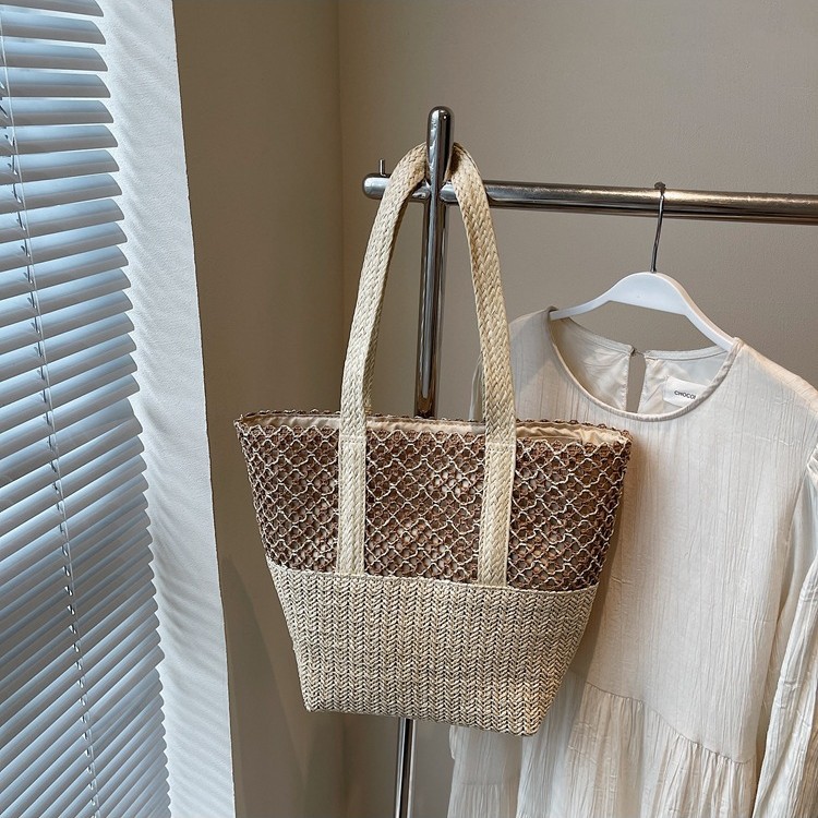 Summer fashion woven bag for women 2025 New French country style Fairy Seaside vacation single-shoulder tote bag Application Scenario