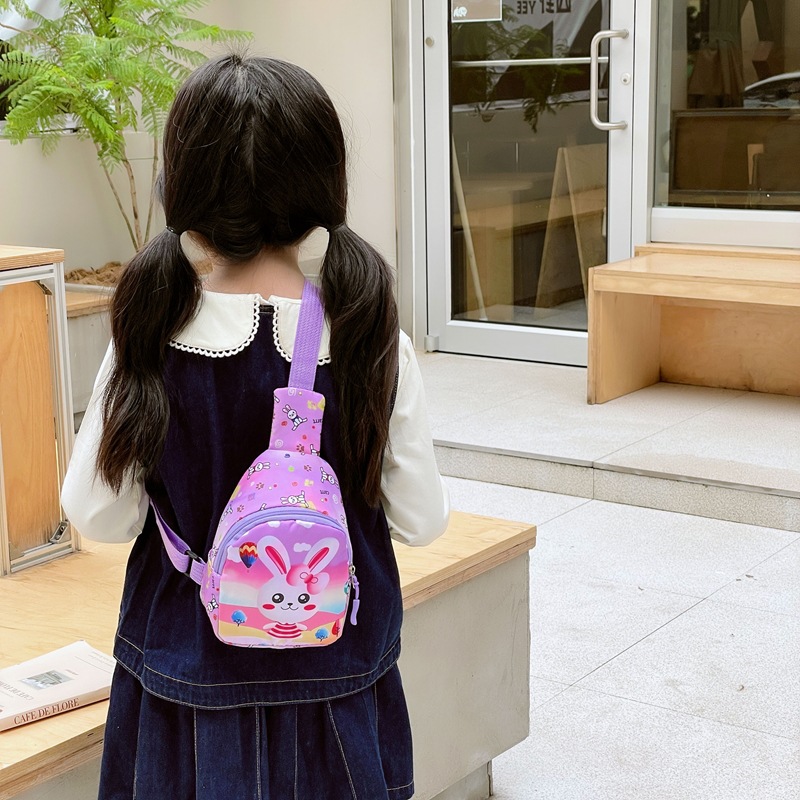 2024 New Korean cartoon crossbody bag, girls' cartoon cute and funny anime crossbody bag, printed children's crossbody bag Application Scenario