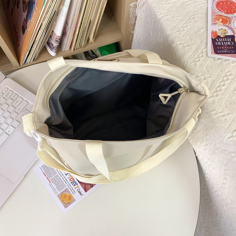 Japanese-style ins student crossbody bag, cute and casual for girls, large-capacity student tutorial bag, forest-style office worker single-shoulder bag Application Scenario