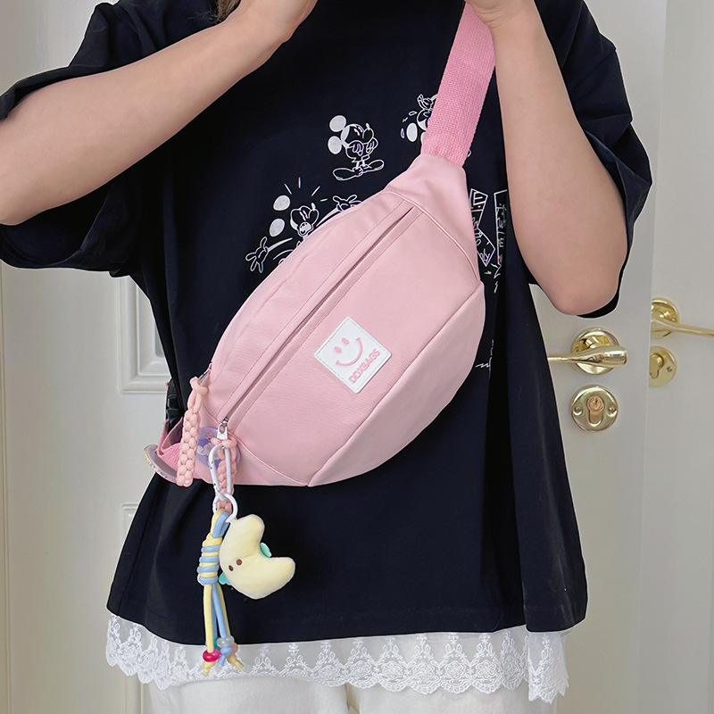 Solid-color niche crossbody waist bag, Japanese-style Instagram simple, fresh and versatile small bag for women, casual forest-style girl chest bag Application Scenario