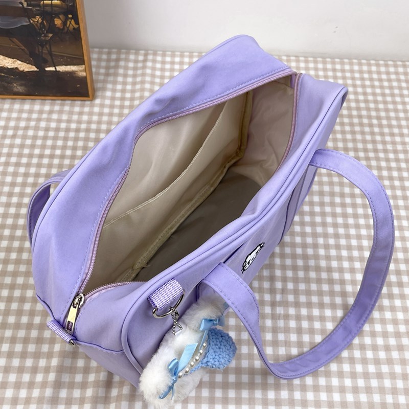 Cute school-style girl handbag, Japanese-style solid color versatile commuter single-shoulder bag, niche design simple crossbody bag Application Scenario