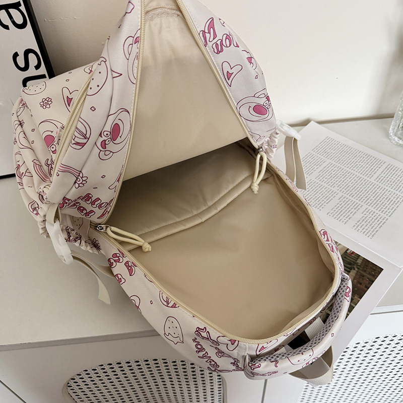 New high-appearance-level, fresh and clean schoolbag, Japanese Harajuku style, large-capacity travel backpack, printed and versatile backpack Application Scenario