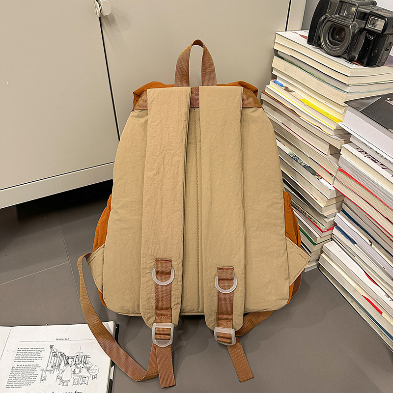 A new forest-themed backpack with a high level of appearance and fresh color contrast for outdoor hiking and mountain climbing. It is a couple's lightweight travel backpack for mountain climbing Specification drawing