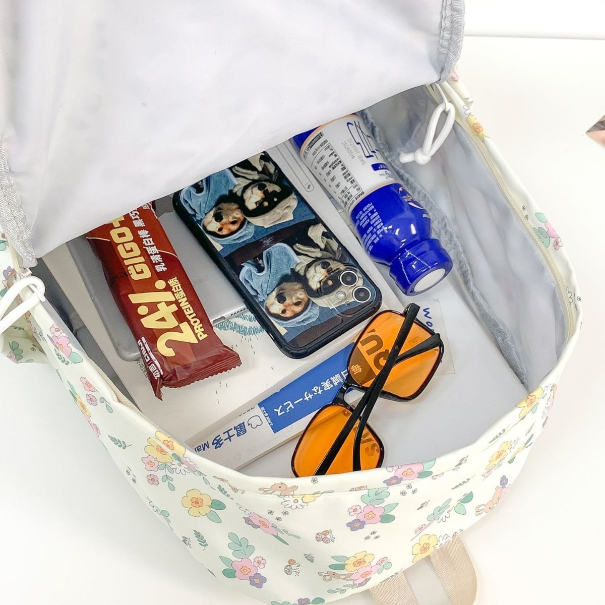 Japanese-style Instagram cute girl's floral backpack, forest-style fresh and artistic small backpack for college students in class Application Scenario