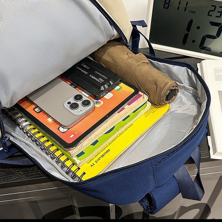 Outdoor hiking bags, lightweight travel backpacks for girls, schoolbags for junior and senior high school students, large-capacity couple computer backpacks for boys Application Scenario