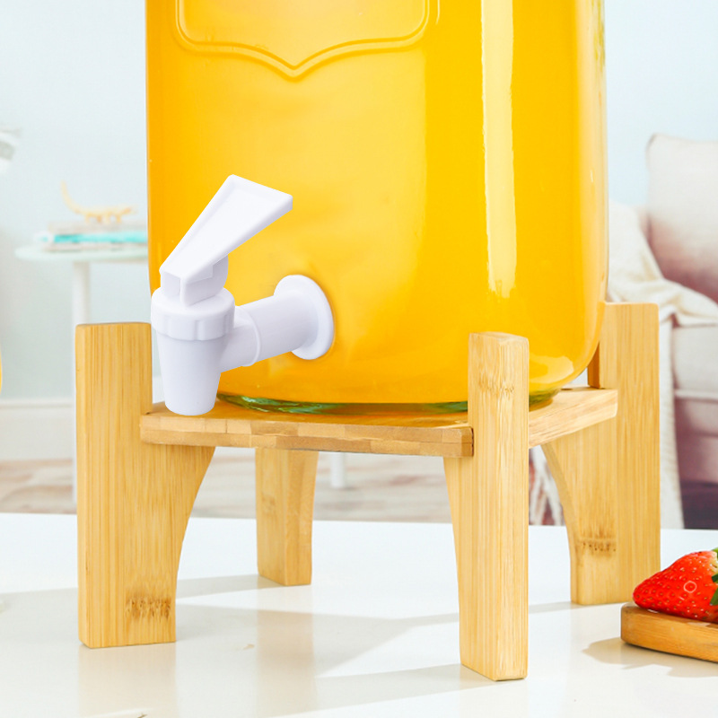 White lift-up water dispenser faucet, pp plastic cold water bottle, wine bucket, juice and mineral water bucket faucet Application Scenario