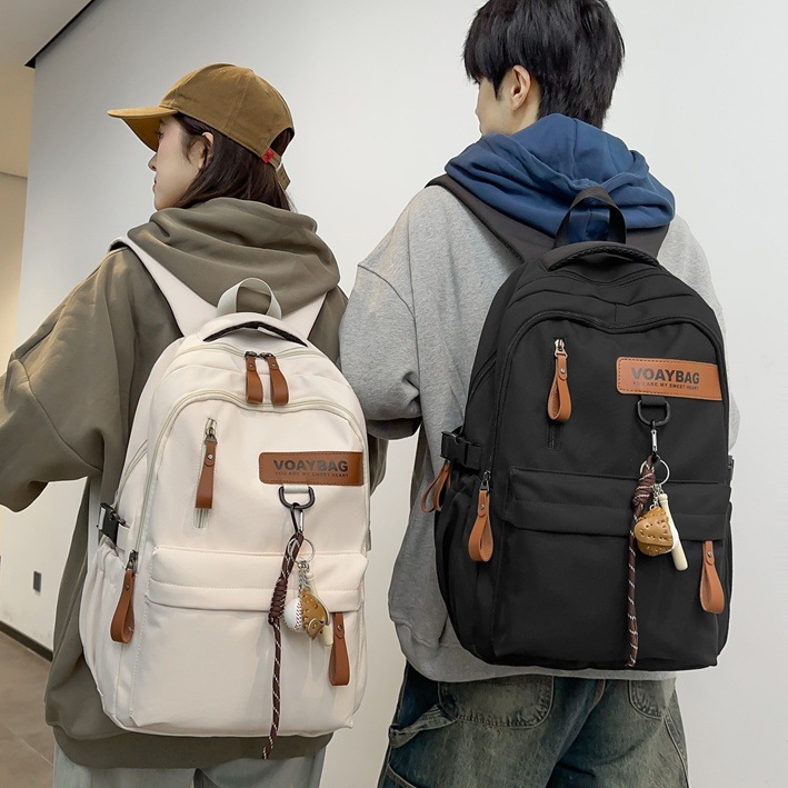 A new large-capacity trendy backpack for college students, a Korean-style casual and versatile backpack for primary and secondary school students full figure