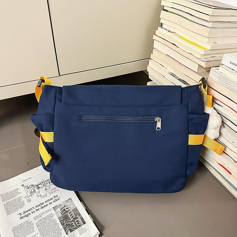 A new Korean-style ins high-look, cool and fresh letter crossbody bag for casual, simple and lightweight business travel Specification drawing