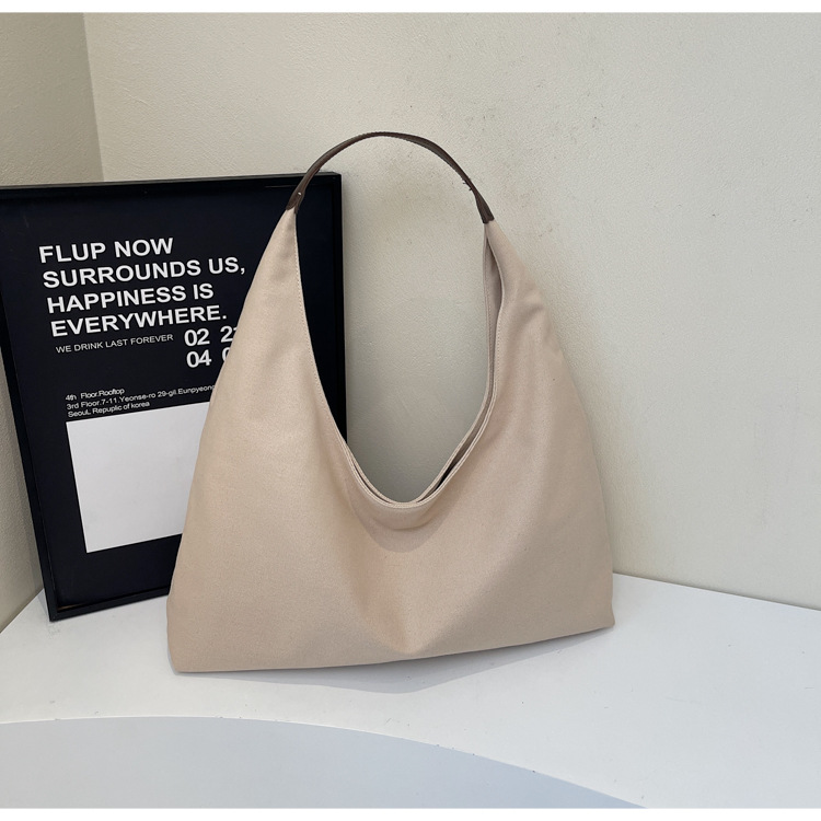 The 2025 new high-end, versatile, large-capacity tote bag, trendy, casual, commuting single-shoulder bag, and simple handbag Application Scenario