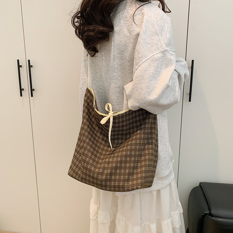 Korean-style large-capacity checkered bag, school-style color-blocking double bread, laid-back tote bag, fresh and casual single-shoulder bag details Picture