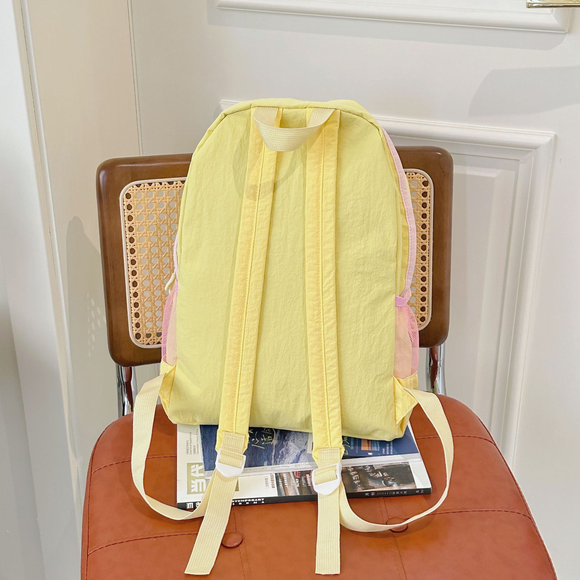 The new Japanese-style high-appearance-level solid-color backpack is simple, fresh, casual and has a large capacity, suitable for junior and senior high school students Specification drawing
